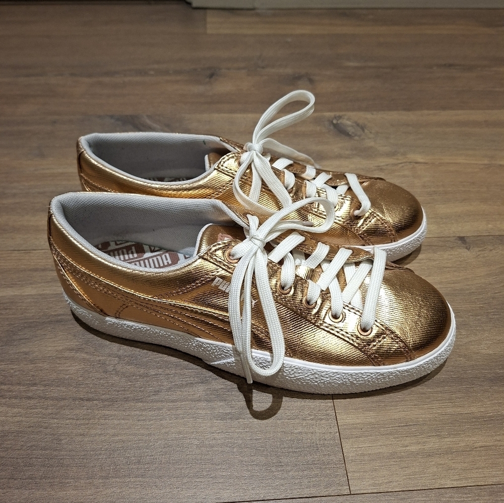 NWOT Puma Women's "Love" Trainers in Metallic Rose Gold (US 8)